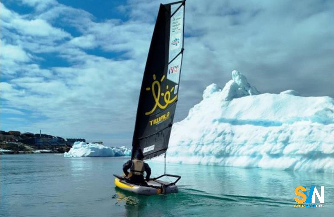 Vela ca formă de explorare: Între Gange și Tamigi în Grand Tour 2026 Cei doi velisti friulani, Manuel Vlacich și Franco Deganutti, se pregătesc să lanseze un proiect ambițios: „Grand Tour Sailing 2026”