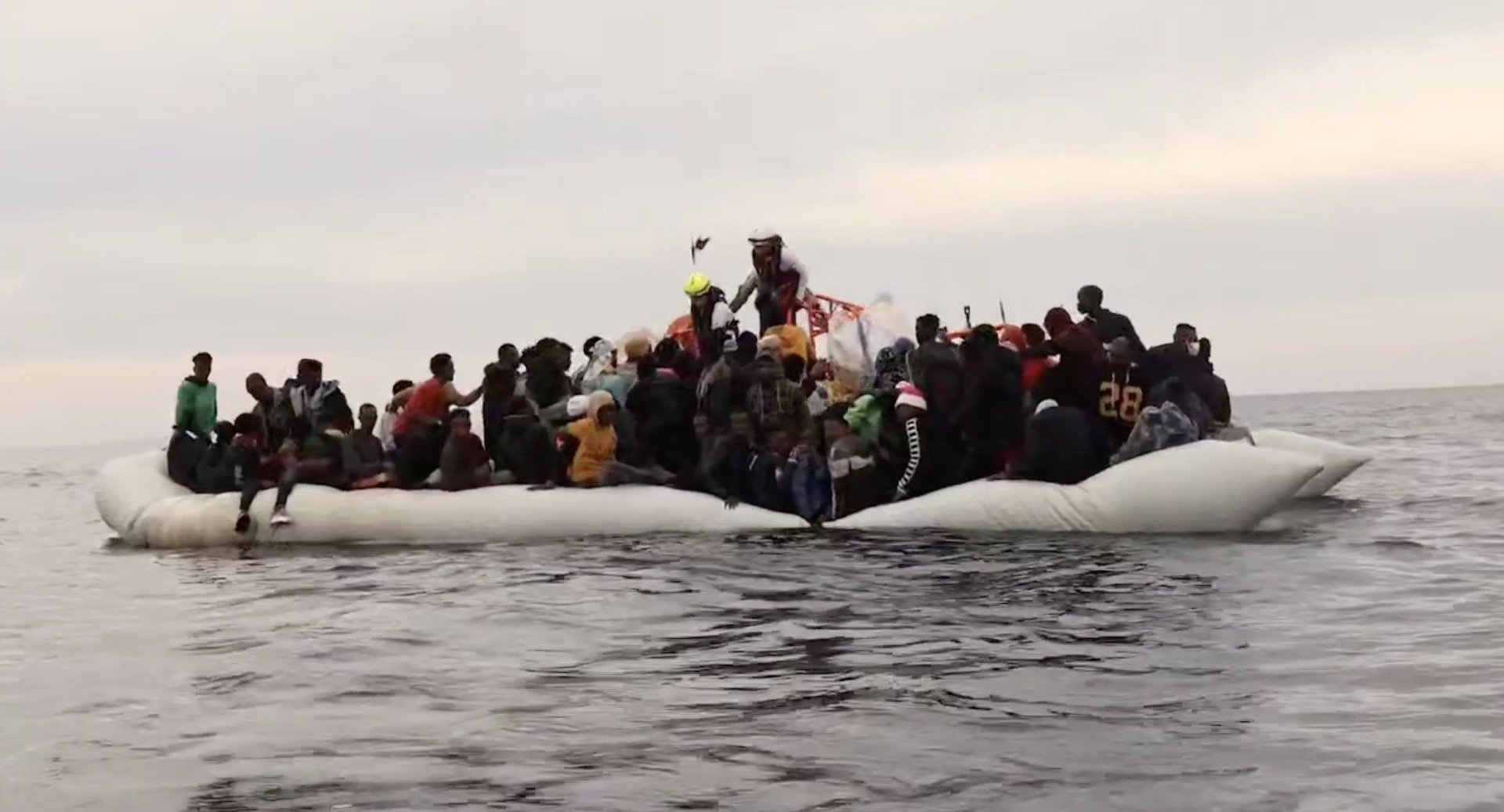 14 migranți uciși după coliziunea între ambarcațiune și vasul Pazei de Coastă din Grecia, printre victime și o femeie însărcinată