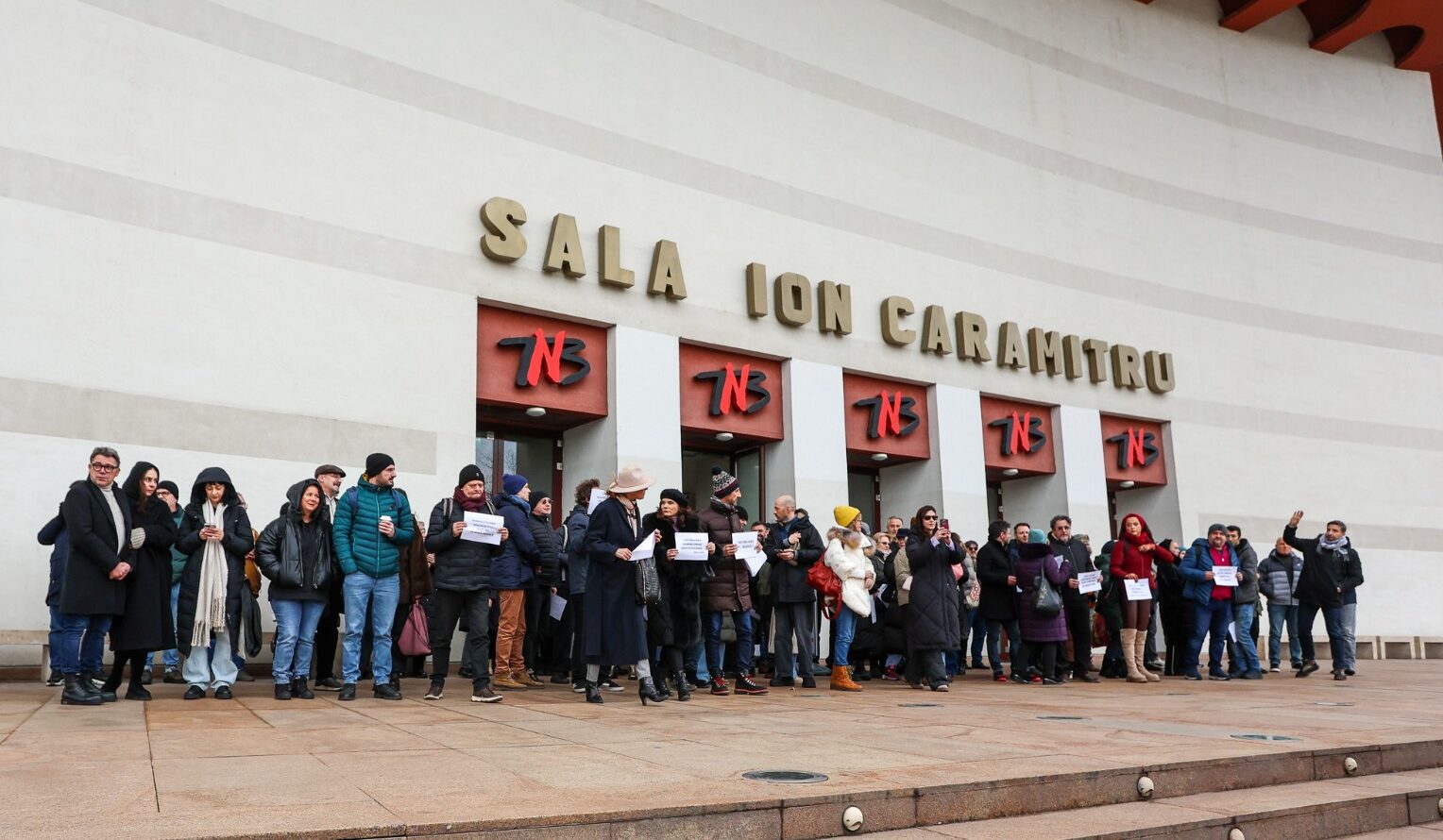 Sindicatul Actorilor CNBT cere demisia ministrului Demeter, acuzat de insultă la adresa artiștilor