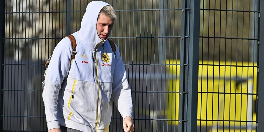 Borusia Dortmund îl primește pe Heidenheim în absența lui Emre Can Borussia Dortmund joacă astăzi, de la ora 17:30, pe teren propriu contra celor de la 1