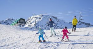 Vacanța de schi din februarie 2026: Județele fără cursuri și zilele libere ale elevilor