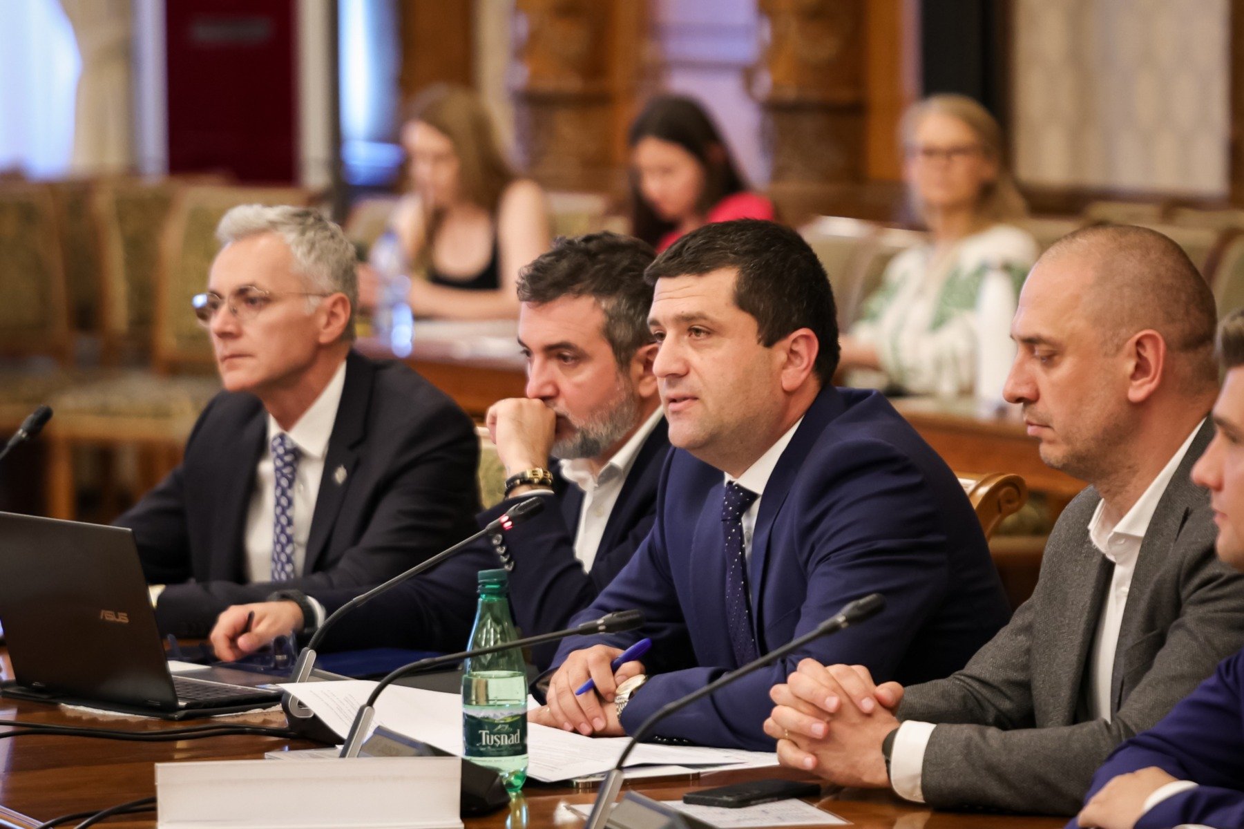 Ministrul Apărării confirmă investigații la CSA Steaua, apărând suspiciuni privind gestionarea resurselor Ministrul Apărării, Radu Miruță, a adus în discuție, joi seara, o problemă de amploare legată de modul în care sunt administrați bunurile și resursele clubului sportiv al Armatei, CSA Steaua