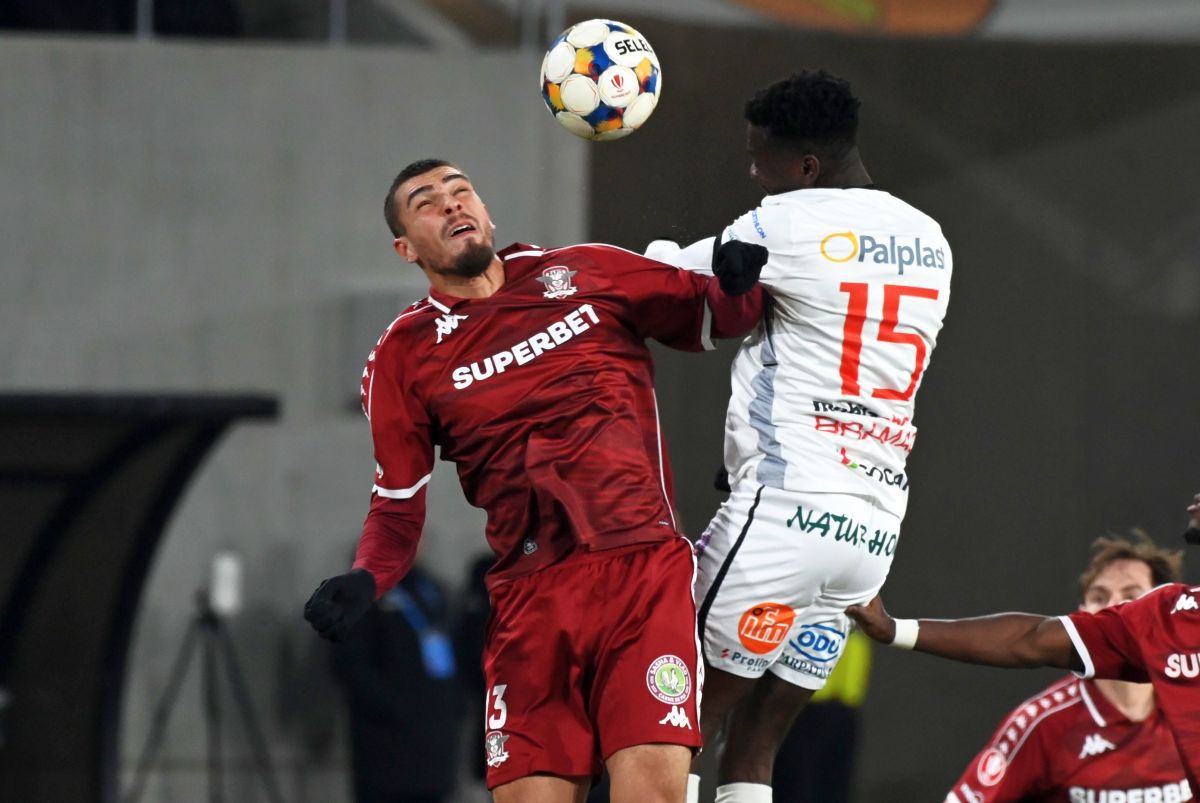 Rapid înscrie o victorie categorică la Sibiu și preia conducerea!