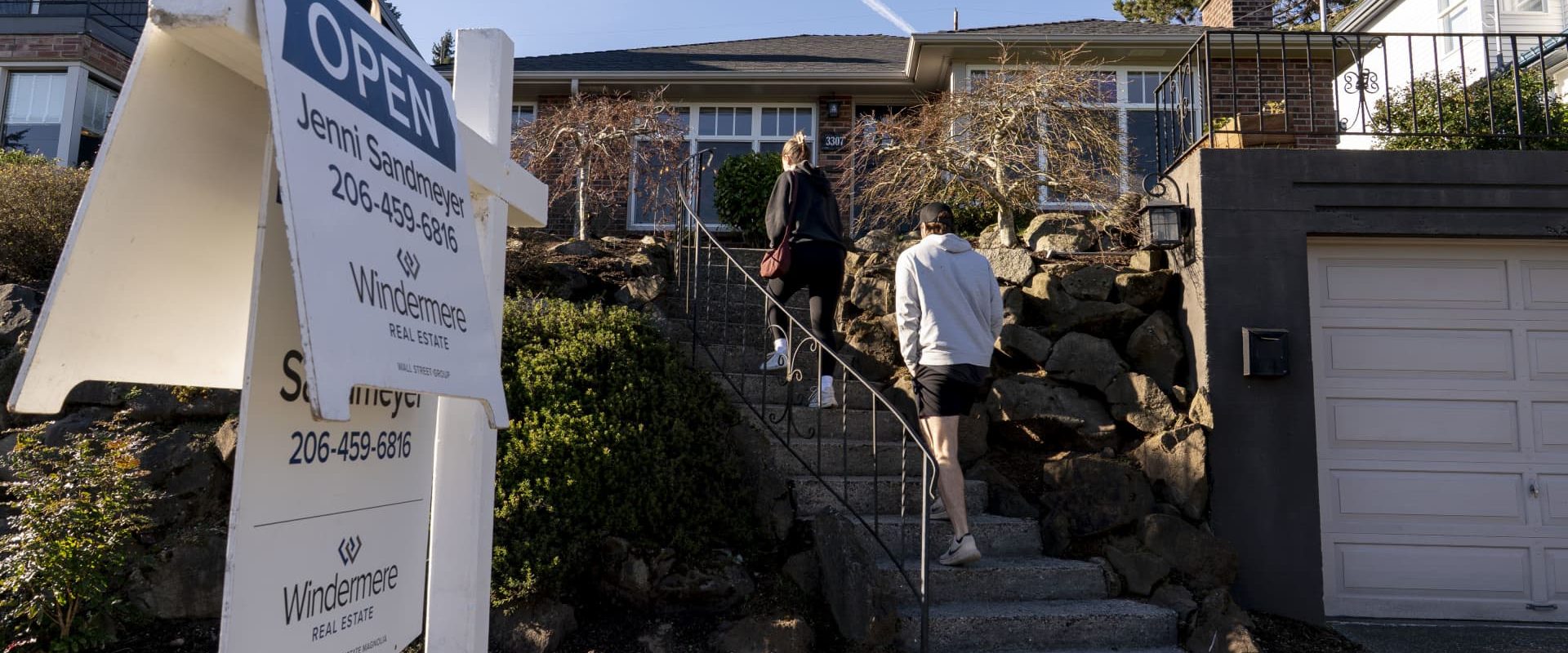 Mortgage rates hit lowest level in nearly 4 years