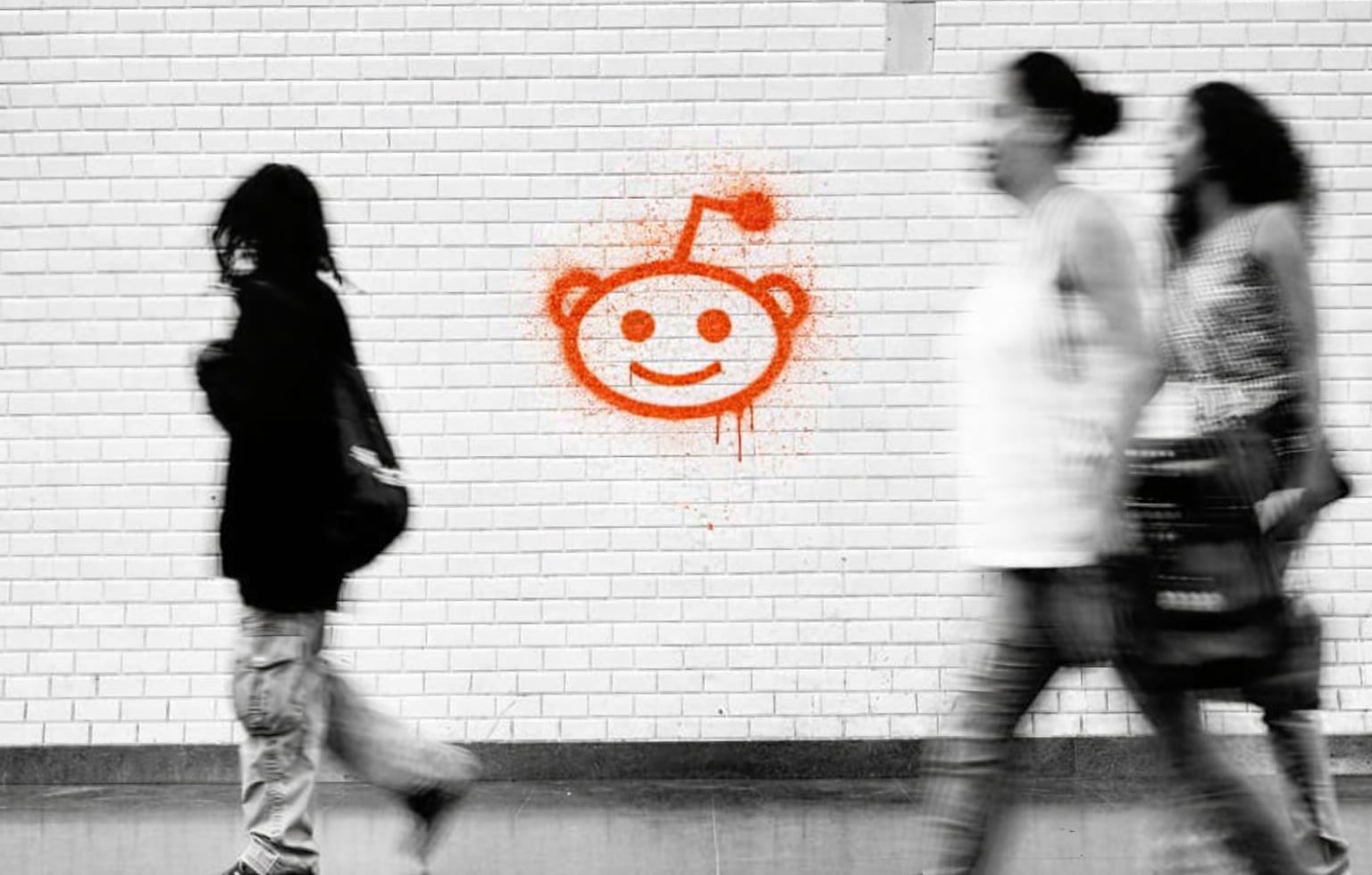 Reddit vrea să devină mai mult decât o simplă platformă socială: viziunea sa modernizată implică transformarea într-un motor de căutare bazat pe inteligență artificială, care să ofere răspunsuri pertinente și personalizate utilizatorilor