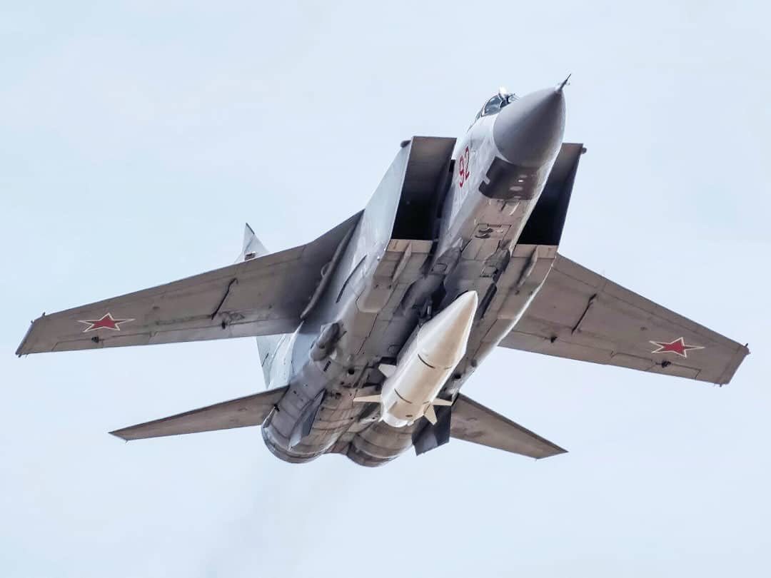 Atac cu rachete Kinzhal asupra Lvivului: Intercepții reușite ale apărării aeriene Miercuri, 11 octombrie, Lvivul a fost scena unor explozii intense cauzate de un atac aerian rusesc