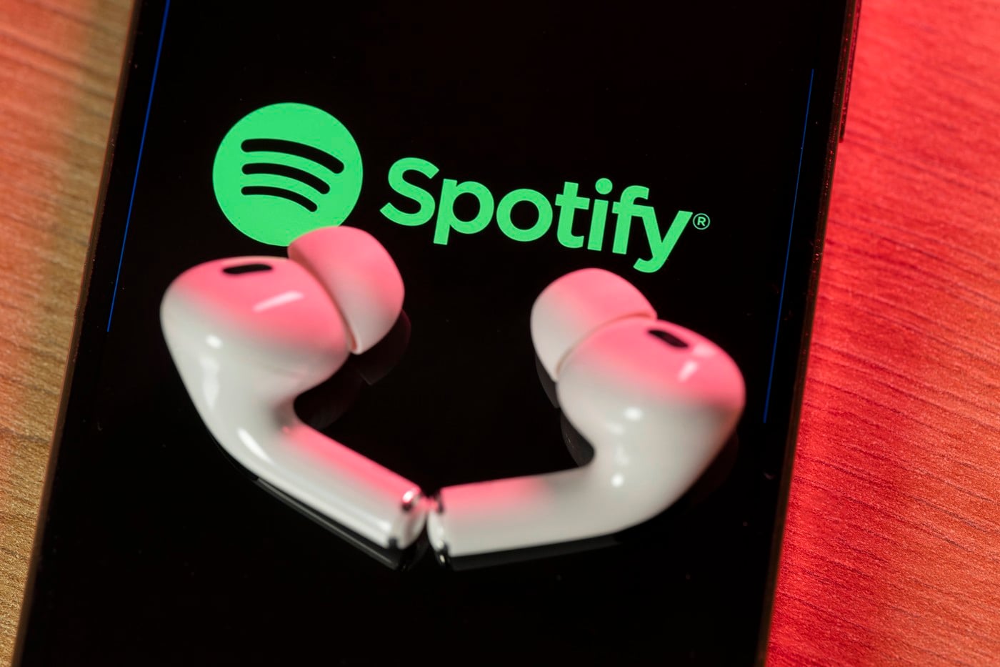 Industria tehnologică a trecut recent printr-o schimbare de paradigmă radicală, iar declarația unei companii precum Spotify parcă a pus mai mult lemne pe focul unei revoluții în modul în care abordăm dezvoltarea software