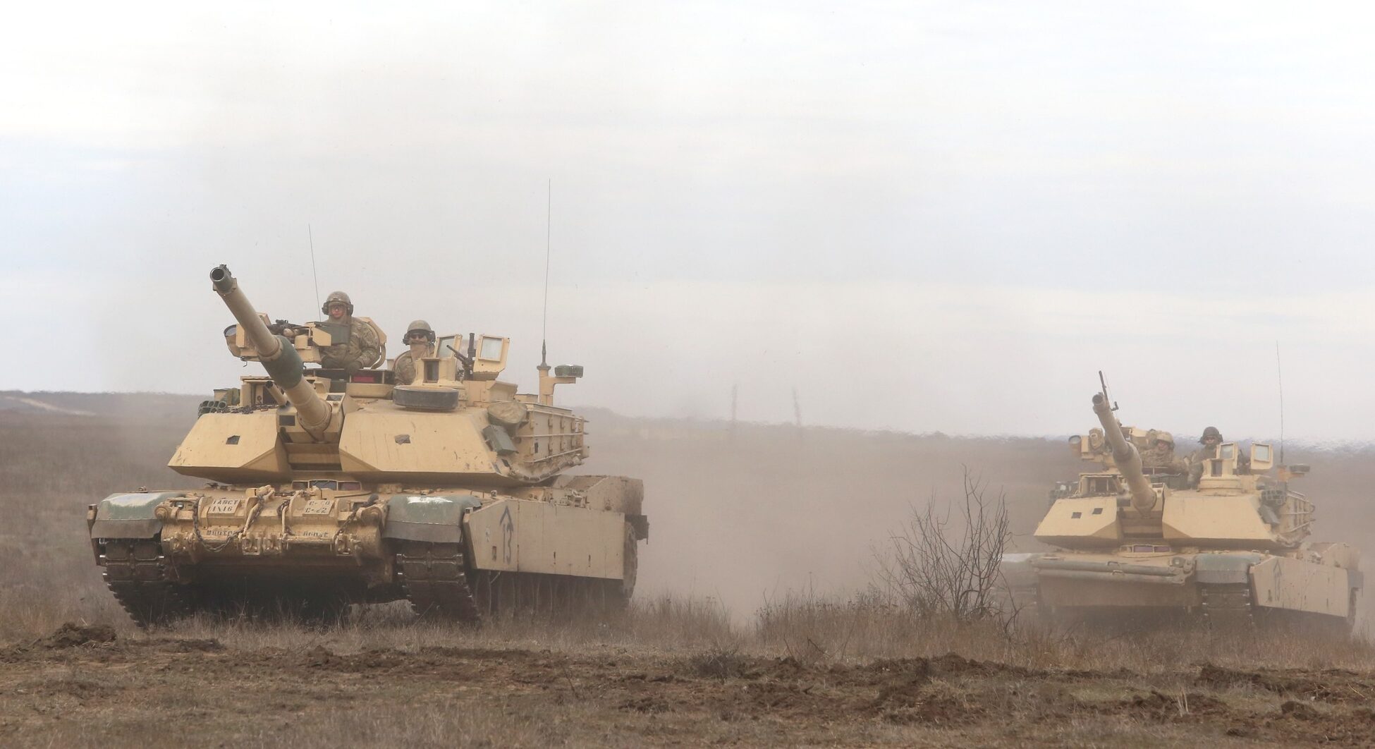 România și Statele Unite își reafirmă parteneriatul strategic prin exerciții militare la Smârdan Președintele României, Nicușor Dan, a evidențiat joi importanța și dinamismul parteneriatului strategic dintre țara noastră și Statele Unite ale Americii, după ce militarii români și americani s-au antrenat împreună la poligonul de la Smârdan