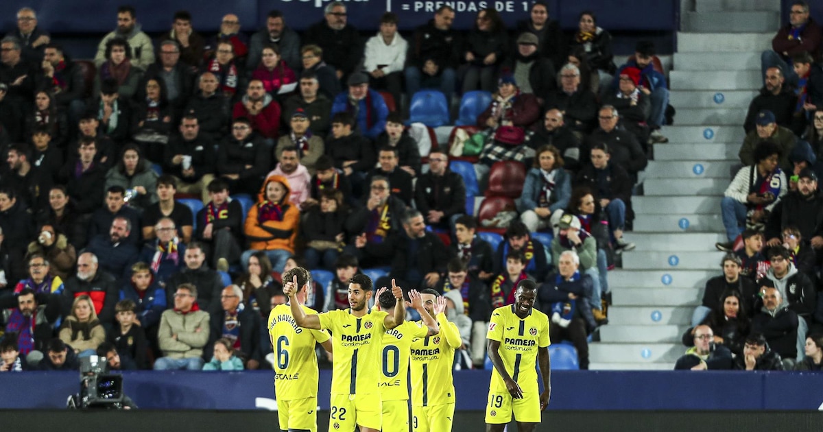 El Villarreal gana el derbi autonómico al Levante y refuerza su tercera posición liguera