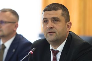 Craiova: Bloc lângă depozitul de muniție, riscuri pentru radarul MApN