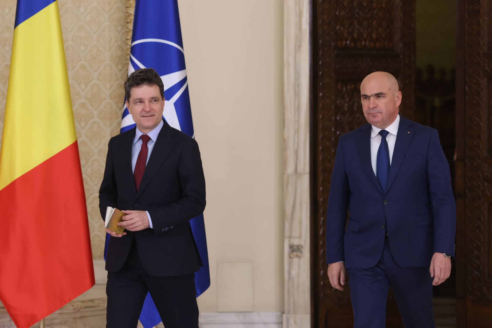 Criza politică din coaliție devine mai tensionată: întâlnire de urgență la Palatul Cotroceni între Nicușor Dan și liderii coaliției O întâlnire importantă între liderii coaliției de guvernare și președintele României, Nicușor Dan, va avea loc marți la Palatul Cotroceni, la ora 15.00