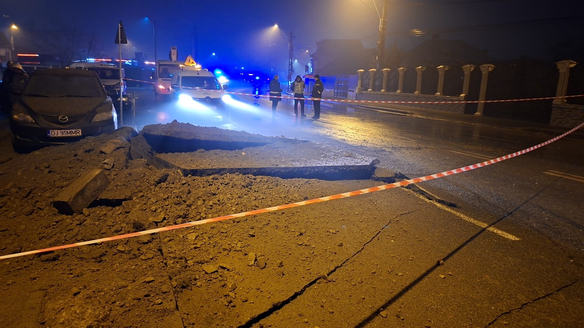O avarie la o conductă de gaz a detonat alarma în Craiova, determinând evacuarea preventivă a șase locuințe și a zeci de cetățeni pe bulevardul Nicolae Romanescu