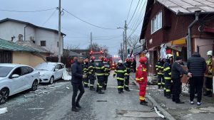 Explozie la o casă din Sectorul 2: două victime și mașini avariate