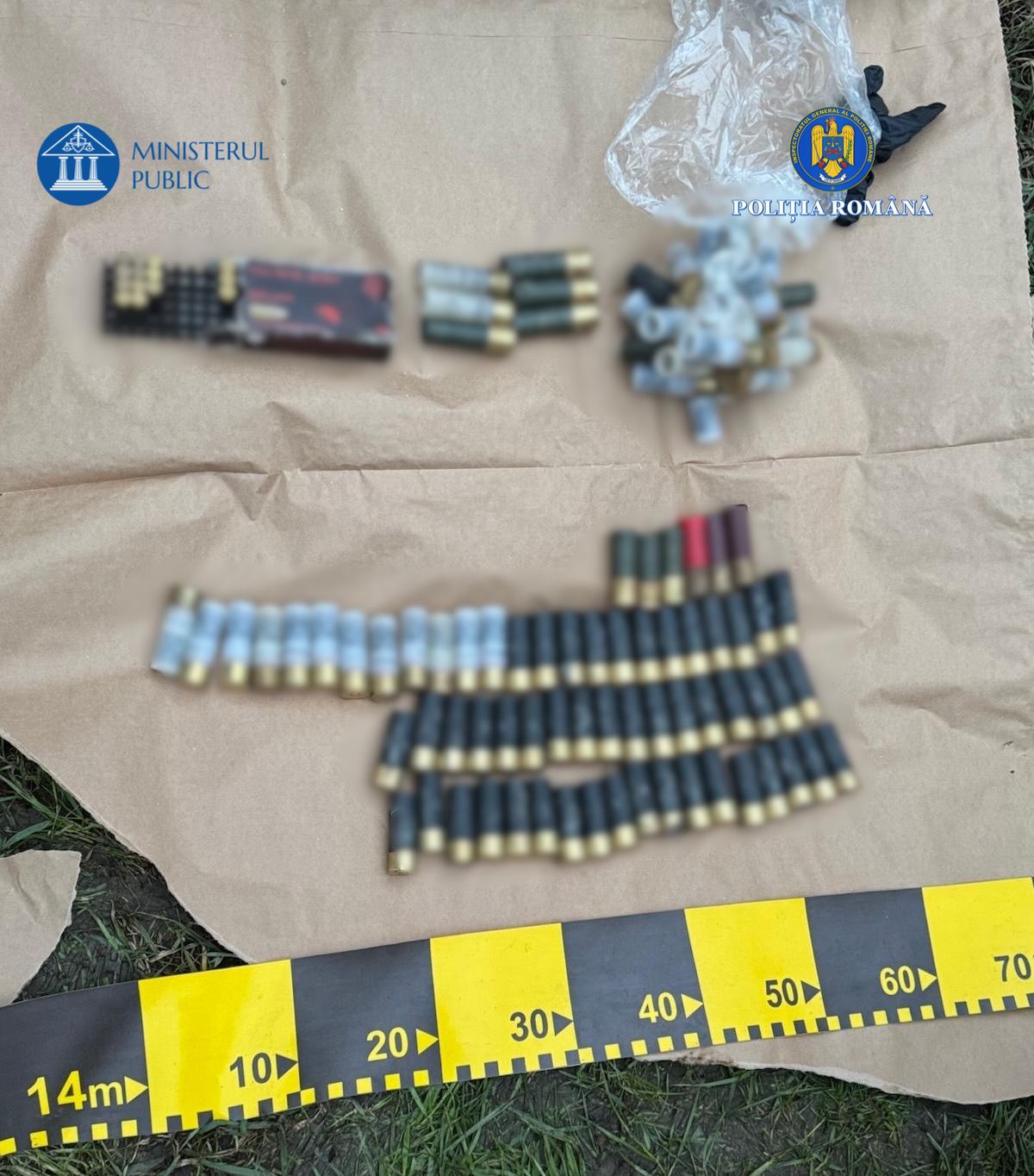 Un bărbat din județul Dâmbovița a fost reținut marți, 10 februarie 2026, într-un caz complex de contrabandă cu arme și muniții, ridicând semne de întrebare asupra situației legale a unei rețele suspectate că acționa în regiune