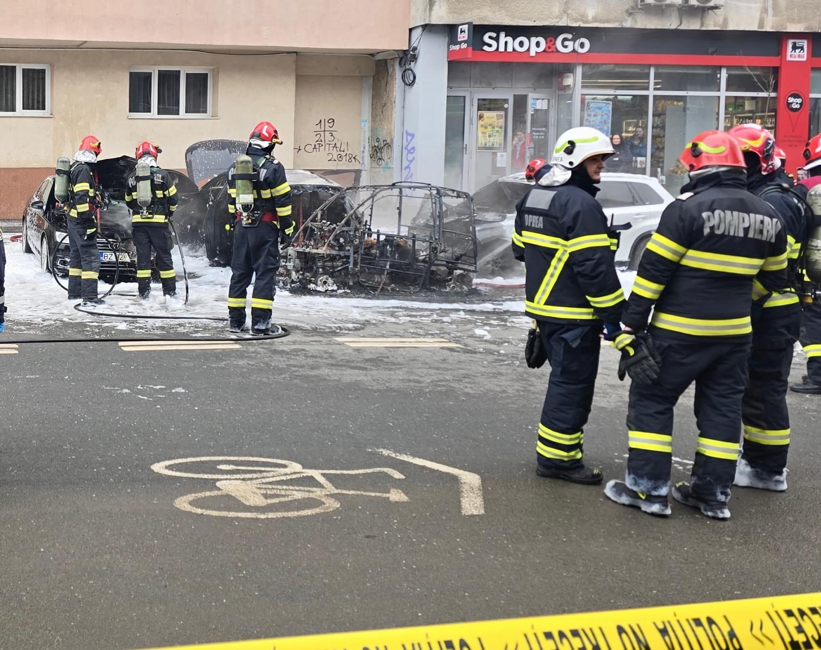 Tragedie în Capitală: o mașină electrică a luat foc în mers, o femeie a murit, iar soțul său a fost grav rănit O tragedie ce aduce în prim-plan pericolele asociate tehnologiei electrice a avut loc săptămâna trecută în centrul Bucureștiului