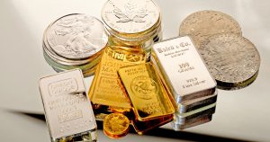 Corecție majoră pe piața metalelor: Argintul, marea surpriză a anului!