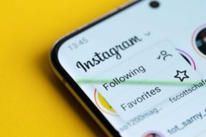 Șeful Instagram: utilizatorii nu pot deveni dependenți de platforme
