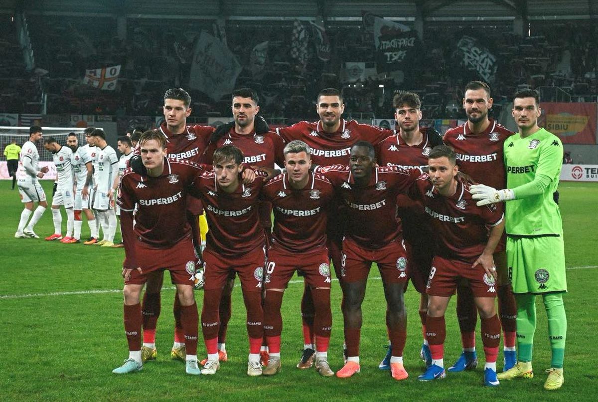 Hermannstadt și Rapid, duelul formelor contrastante în Superligă Meciul dintre Hermannstadt și Rapid se desfășoară pe stadionul Municipal din Sibiu, în cadrul rundei a 25-a a Superligii, iar atmosfera este electrizantă