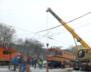 Mai multe linii de tramvai blocate din cauza zăpezii și deraierilor, lista completă