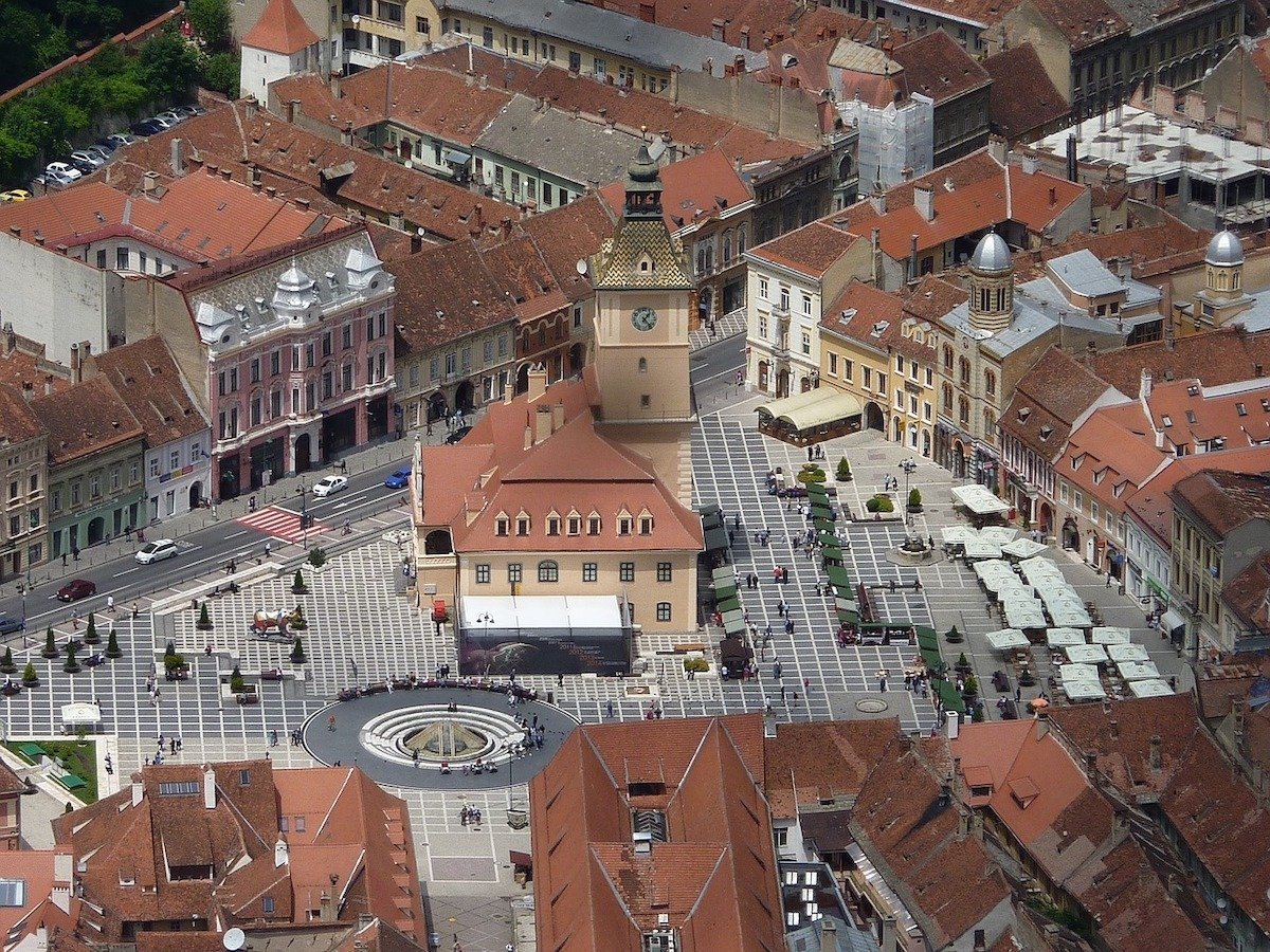 Majorarea taxelor și impozitelor locale devine un subiect tot mai fierbinte în dezbaterea publică, reflectând nu doar nevoia autorităților de a-și suplimenta bugetele, ci și nemulțumirea populației afectate de aceste măsuri