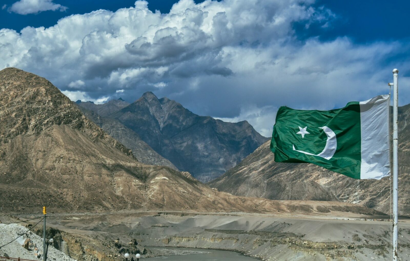 Pakistan: Raționalizare drastică a energiei, pe fondul războiului din Orientul Mijlociu