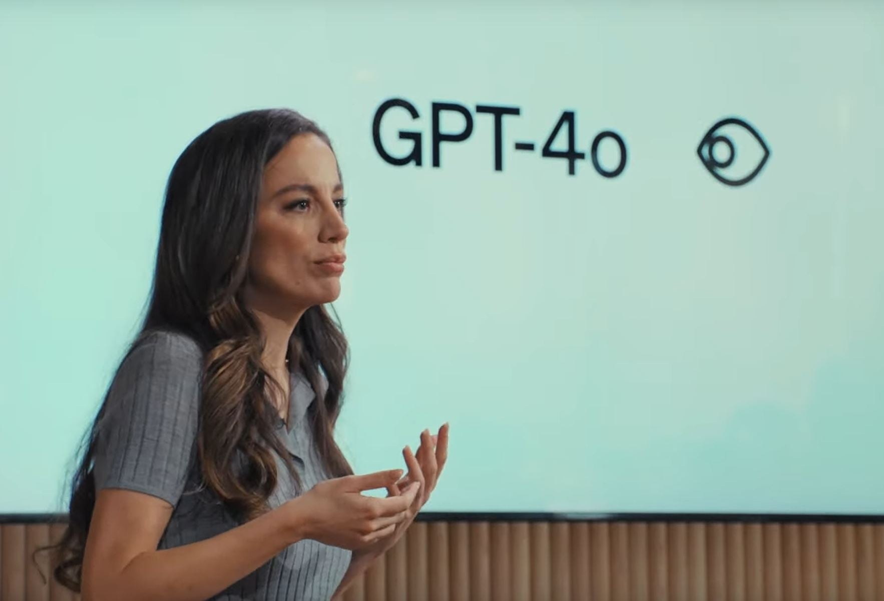Retragerea GPT-4o: O pierdere emoțională sau un pas necesar în evoluția AI? În era în care inteligența artificială a devenit parte integrantă a vieții noastre, retragerea programată a GPT-4o din ChatGPT, anunțată pentru 13 februarie 2026, a fost primită cu o reacție mai apropiată de un doliu colectiv decât de un simplu update tehnologic