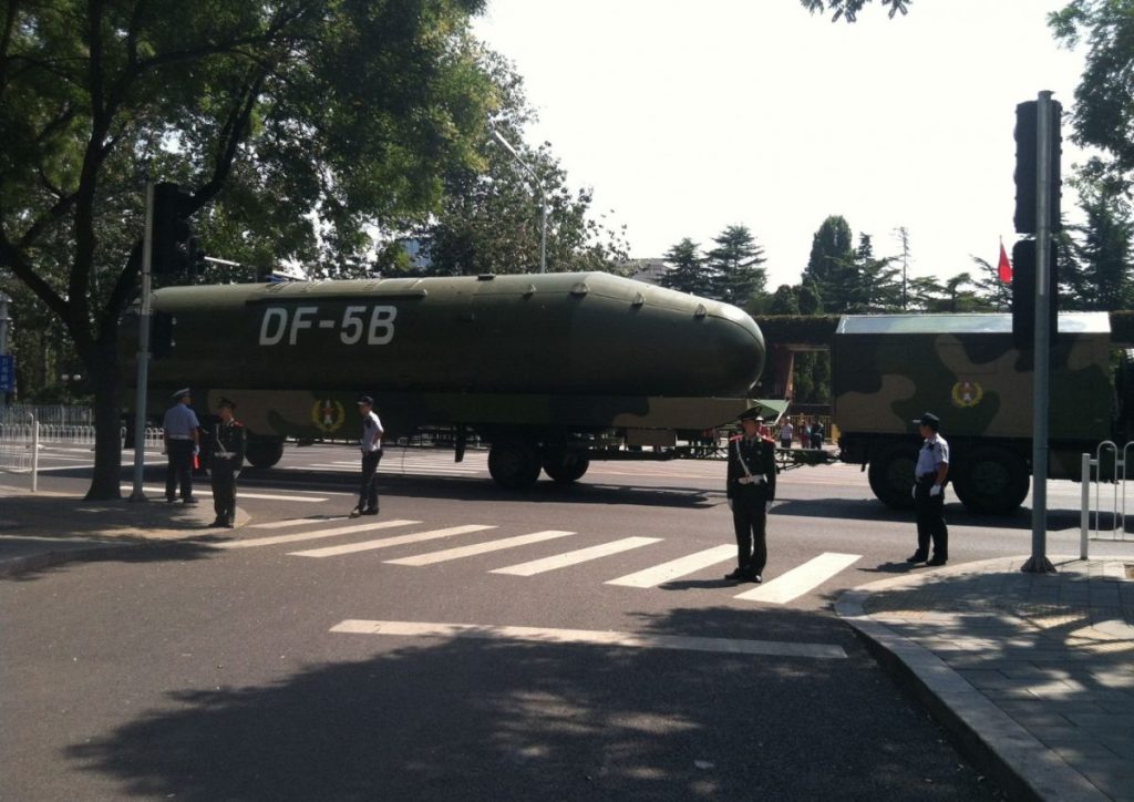 china-racheta-nuclear-balistic-parada-beijing-e1636037213339.jpg