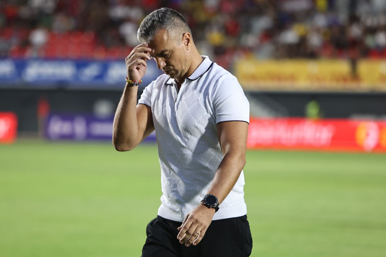 Daniel Pancu, îngrijorat de programul aglomerat al CFR-ului Antrenorul Daniel Pancu, recent confirmat în funcția de tehnician al CFR Cluj, a exprimat preocupările sale cu privire la programul competițional al echipei, care se anunță a fi extrem de solicitant