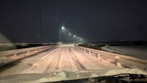 Autostrada Capitalei, plină de capcane de gheață; CNAIR mută utilaje defecte