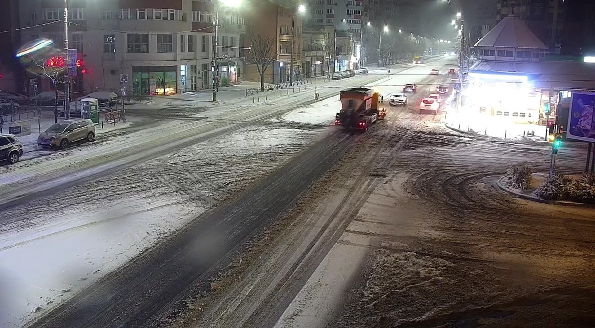 Primăria Capitalei anunță acțiuni urgente de deszăpezire în contextul în care Bucureștiul se află sub cod portocaliu de ninsori, valabil în această seară și până mâine dimineață