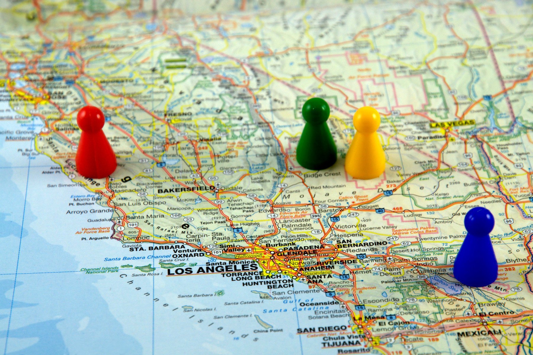 Curtea Supremă a Statelor Unite a aprobat miercuri utilizarea noii hărți electorale a Californiei, o decizie care poate influența configurarea alegerilor din stat și, implicit, dinamica politică națională, în contextul alegerorilor de jumătate de mandat programate pentru 2026