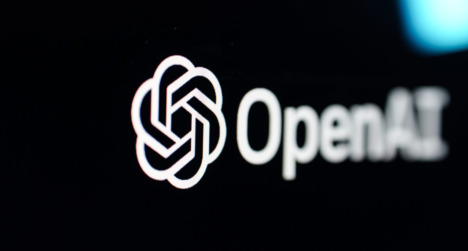 Pericolele necunoscute ale imaginilor create de inteligența artificială: riscul de furt de identitate și fraude online Utilizarea chat-urilor cu inteligență artificială devine tot mai frecventă, însă pe măsură ce tehnologia avansează, apar și noi probleme legate de confidențialitatea și securitatea utilizatorilor