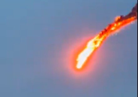 Aviationmilitar american doboră dronă iraniană în regiunea Mării Arabiei, crescând tensiunea în zona insecurităței globale Un incident recent din largul Mării Arabiei riscă să escaladeze și mai mult tensiunile din Orientul Mijlociu, după ce un avion de luptă american a doborât o dronă iraniană de tip Shahed-139, în apropierea unui portavion al SUA