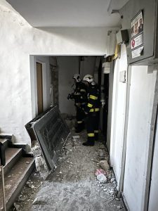 Explozie la Titu, Dâmbovița. 17 persoane evacuate din bloc