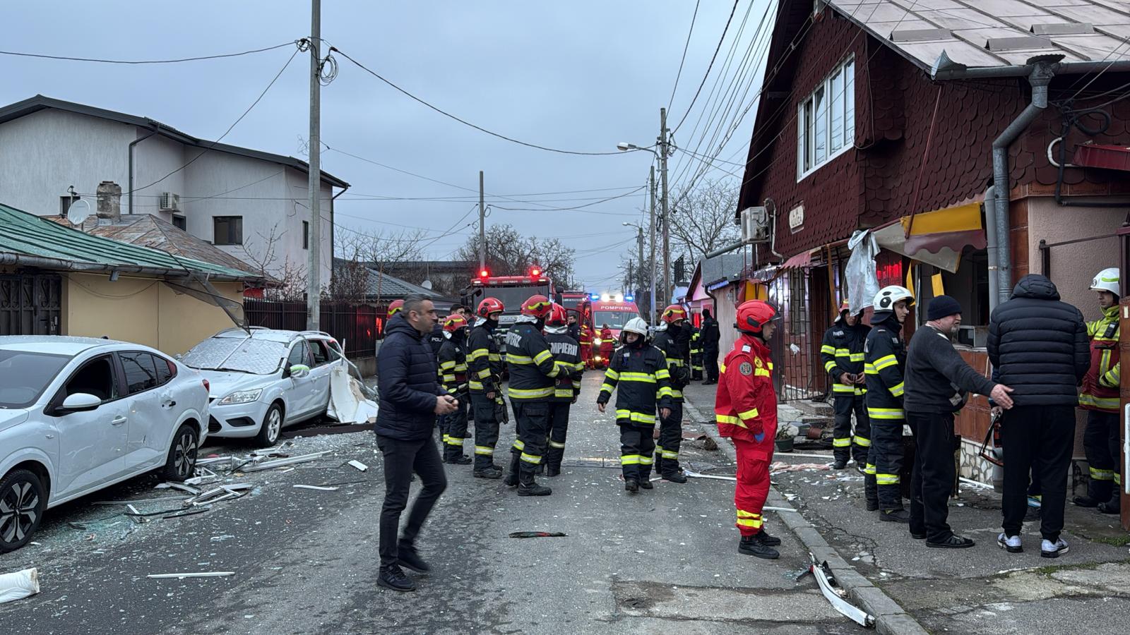 Explozie la o locuință din Sector 2, București: două victime conștiente și intervenție de urgență O explozie a zguduit în această dimineață o locuință de pe strada Serg