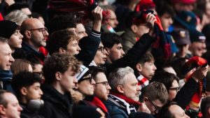 Dan Șucu, patronul, în mijlocul a 4.000 de fani la cantonament