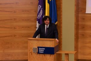 Rectorul UPT: părinți fără job, bursă socială insuficientă pentru studenți