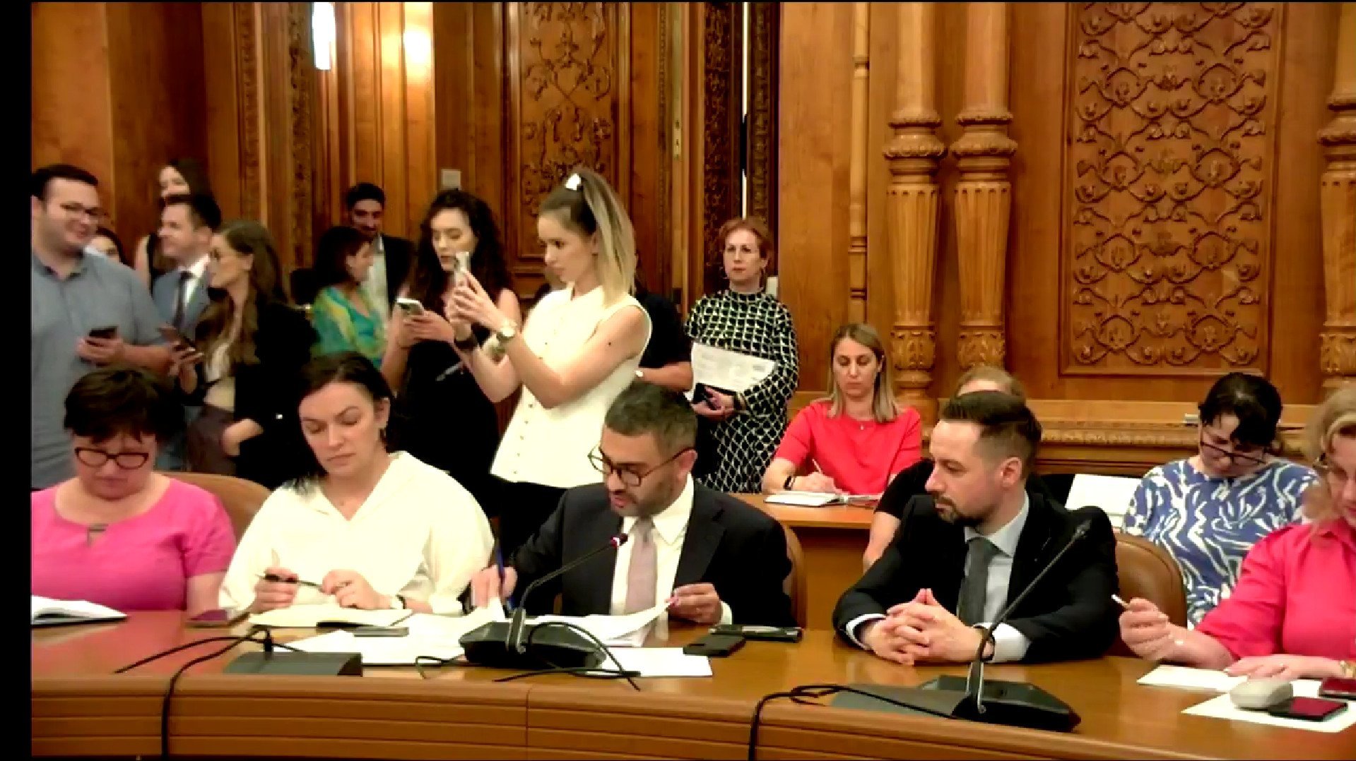 Ministrul Muncii promite o reformă majoră în sistemul de protecție socială în mai puțin de trei săptămâni Într-un an plin de provocări pentru domeniul social și al protecției muncii, ministrul Florin Manole a anunțat, miercuri, că proiectul de reorganizare a ministerului său va fi făcut public în cel mult trei săptămâni