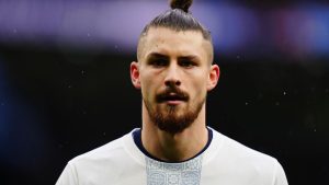 Tottenham suferă o nouă înfrângere; Radu Drăgușin riscă retrogradarea!