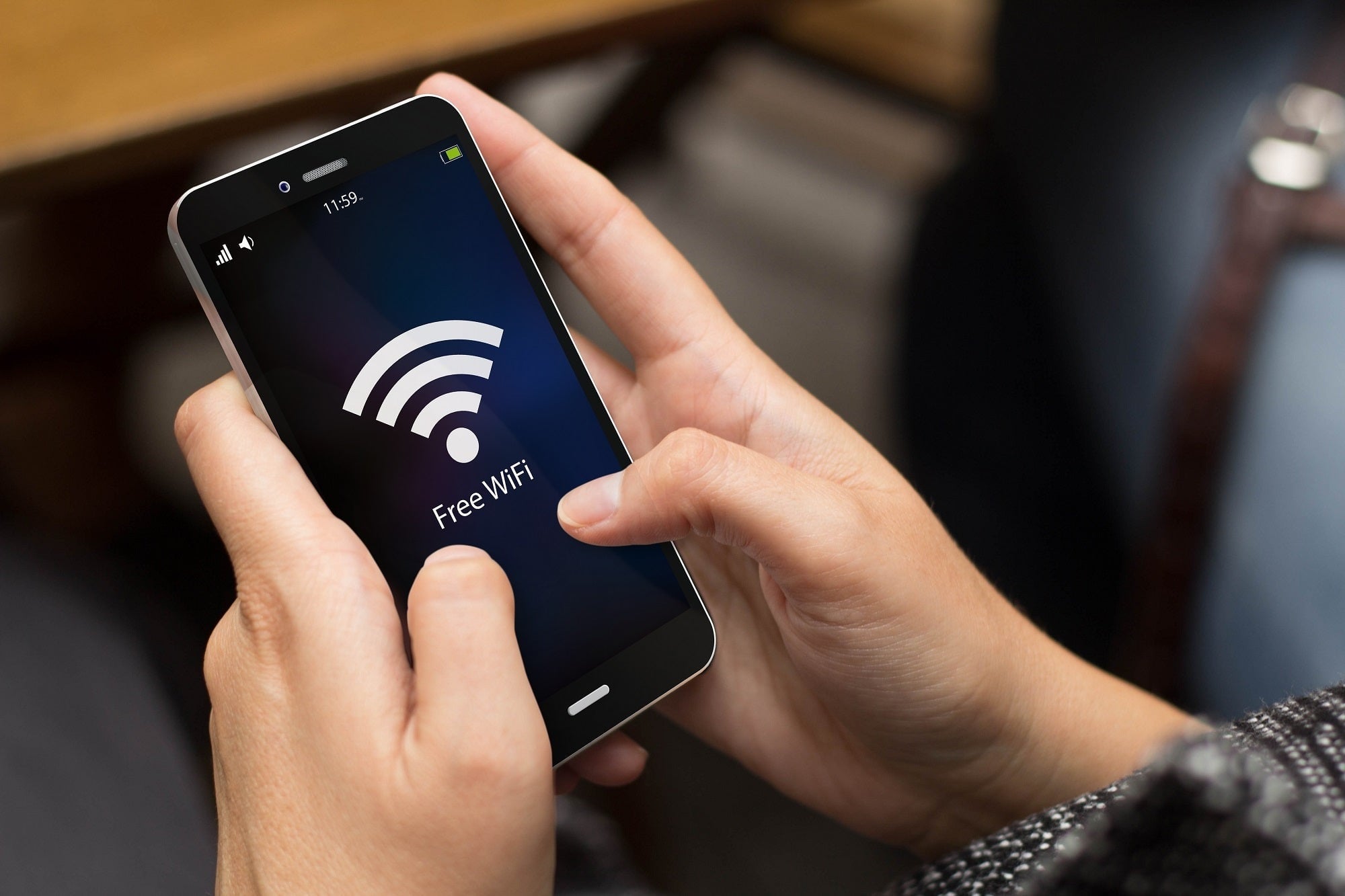 În era digitală, conectarea la internet trebuie să fie rapidă și convenabilă, însă această comoditate vine la un preț: vulnerabilitatea crescută la atacurile cibernetice