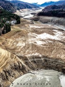 Ministrul Mediului: Criza apei din Curtea de Argeș, gestionată de o firmă locală, fără investiții; bacterie Clostridium perfringers în robinet