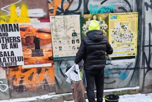 Amendă de până la 6.000 lei pentru lipitorii de afișe, obligați să le removeze