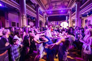 Spectacolul imersiv „Marele Gatsby” se întoarce la Palatul Bragadiru