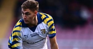 Bologna-Parma: Pellegrino, lovit la cap, cade după doar două minute – 9′ – (0-0)