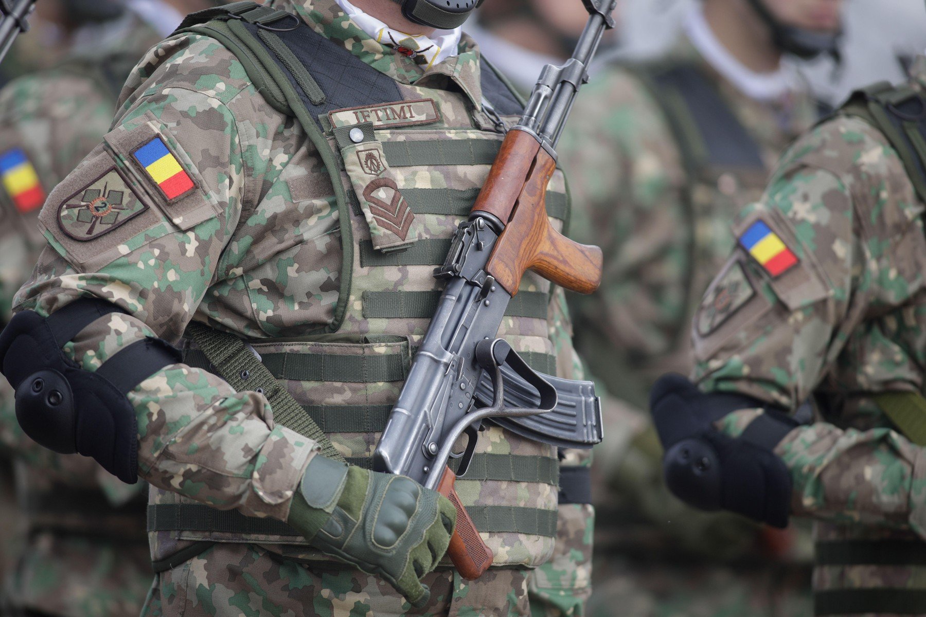 Bolojan: Centrele militare județene vor fi preluate de Armata în 2027