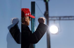 Trump propune mutarea alegerilor de la state la guvernul federal, contrazicând Constituția