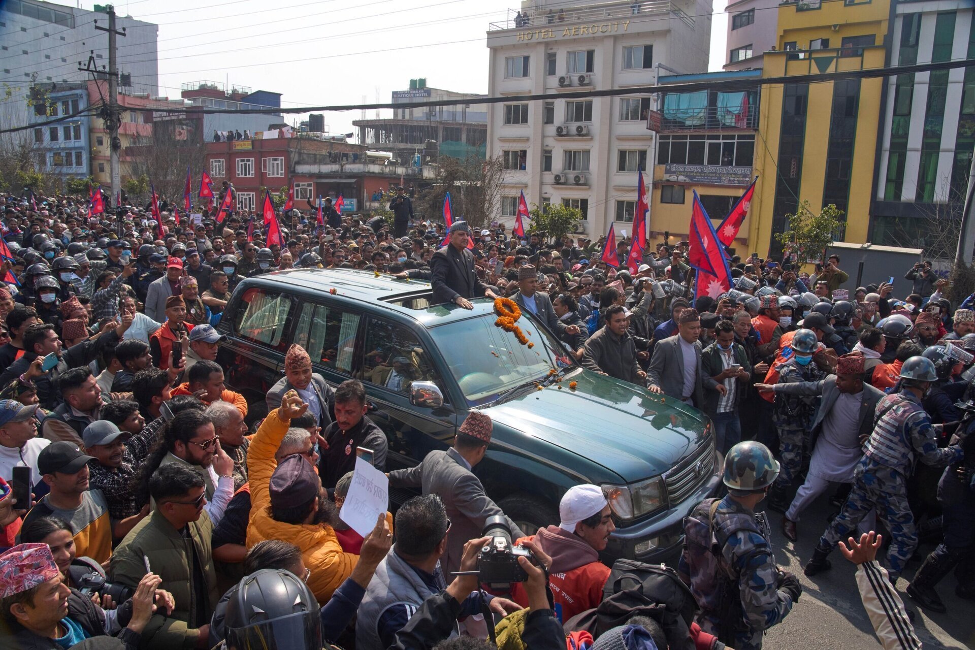 Mii de susținători cer revenirea monarhiei în Nepal