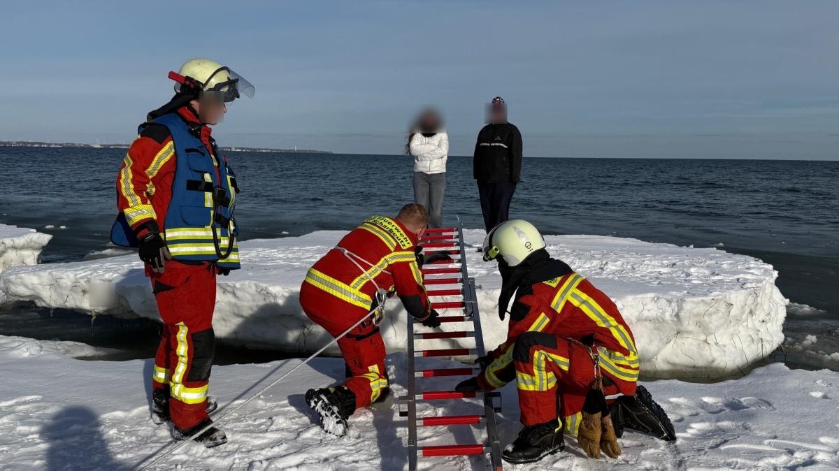 rettungseinsatz-eisscholle-scharbeutz-strand.jpg