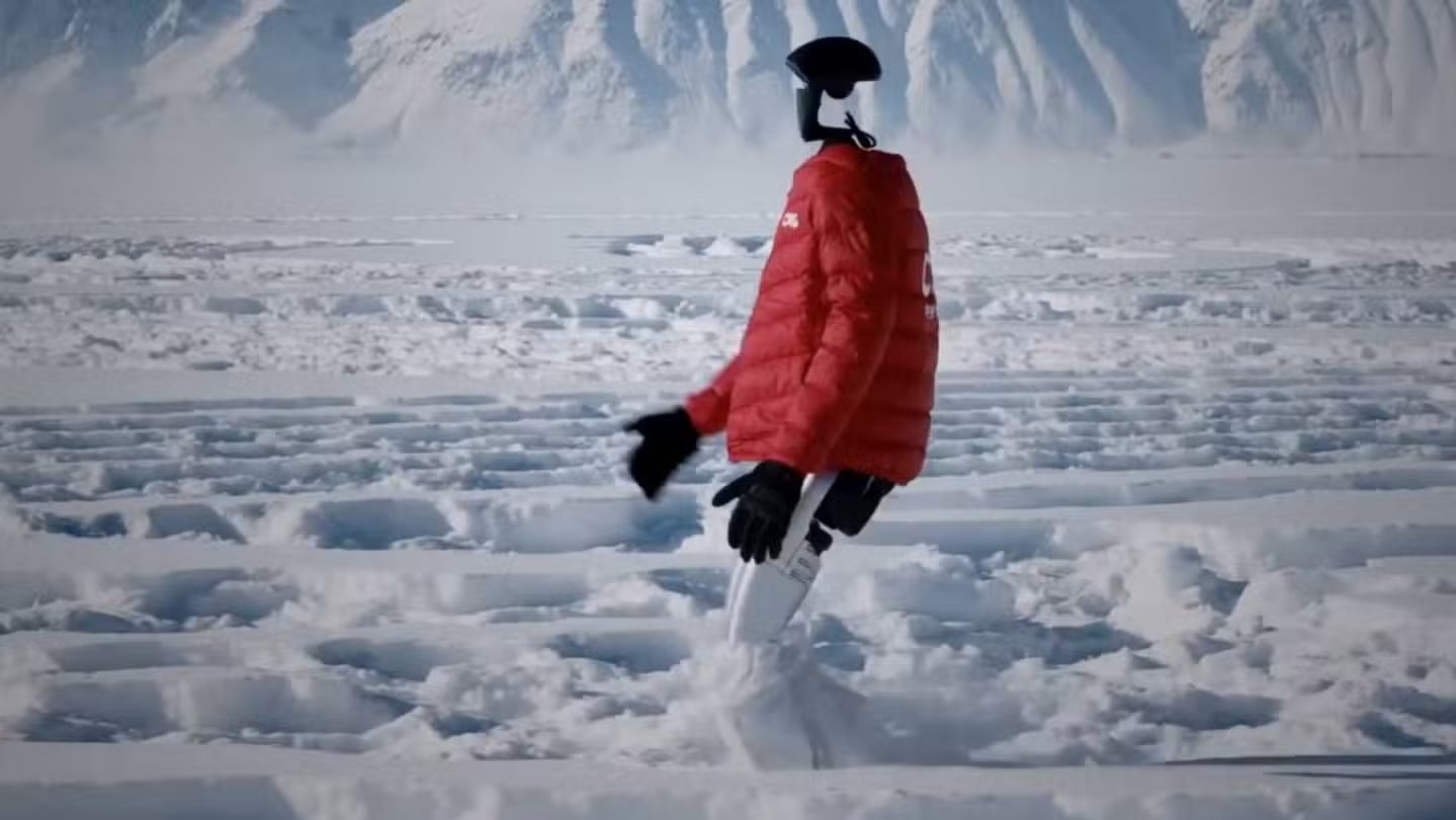 Un robot umanoid a reușit să traverseze singur, în condiții de frig extrem, un teren acoperit de zăpadă în Xinjiang, la temperaturi de -47,4°C