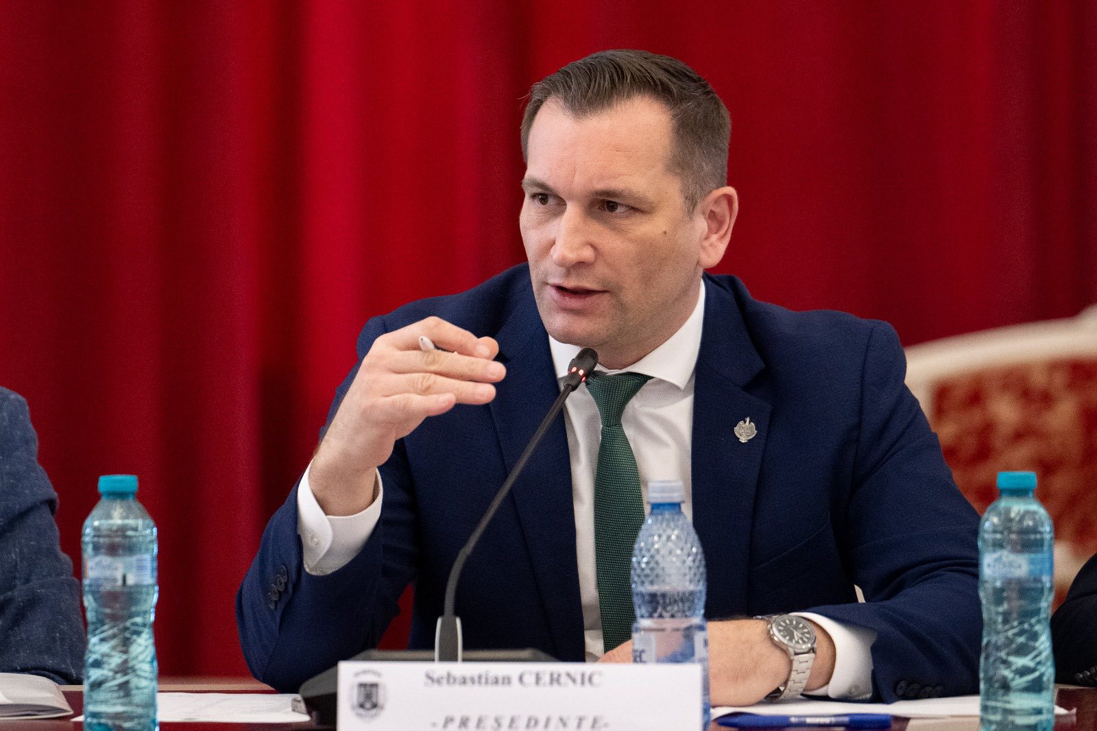 Președintele Comisiei pentru agricultură din Senat, senatorul Sebastian Cernic, a lansat un avertisment cu privire la modul în care fondurile europene sunt distribuite în prezent în sectorul agricol românesc